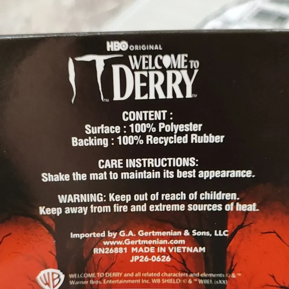IT Welcome To Derry Maine Vintage Postcard Outdoor Door Mat 18